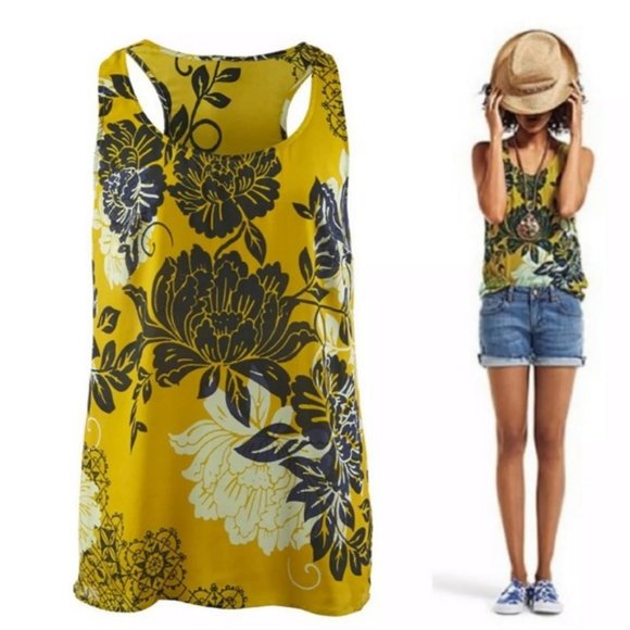 CAbi Tops - 5/$25 Cabi Bali tank top